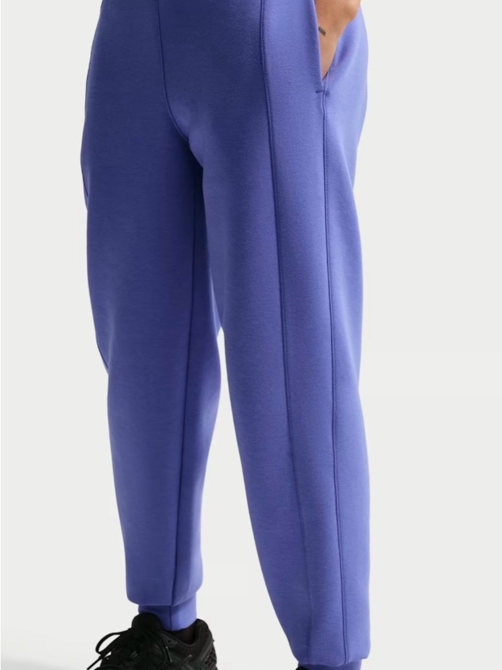 NWT! Nike 24.7 mid rise dri-Fit joggers